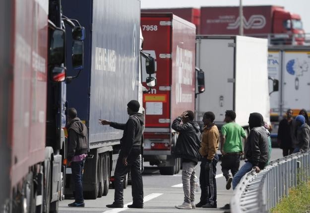 The new detector aims to protect drivers against migrants entering their vehicles