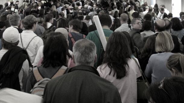 Manufacturing employees feel like outsiders at work