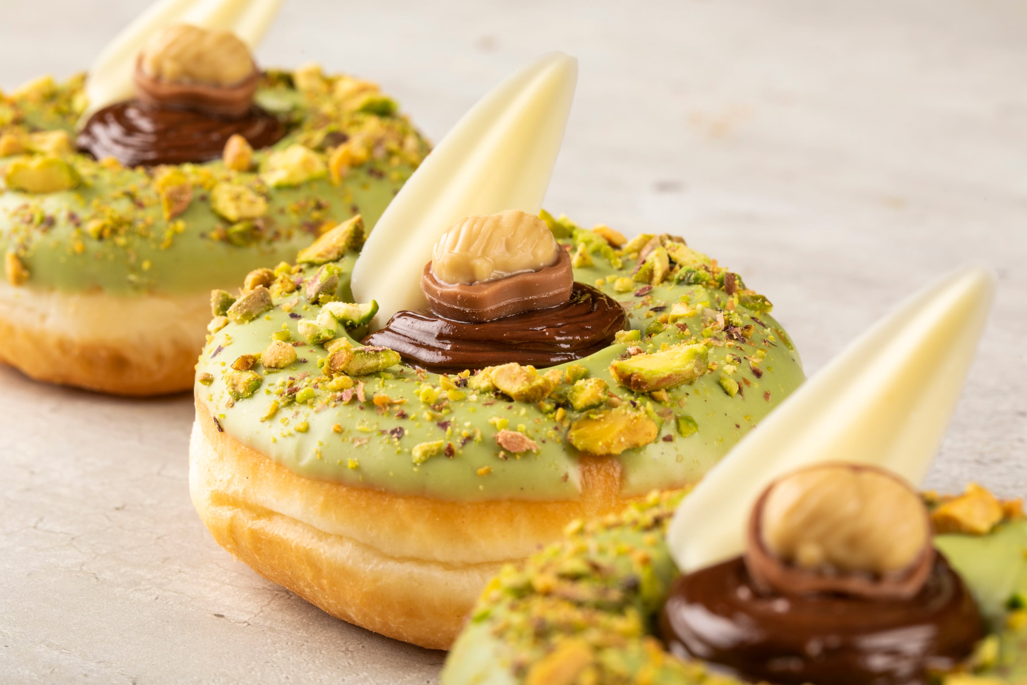 Pistachio doughnuts