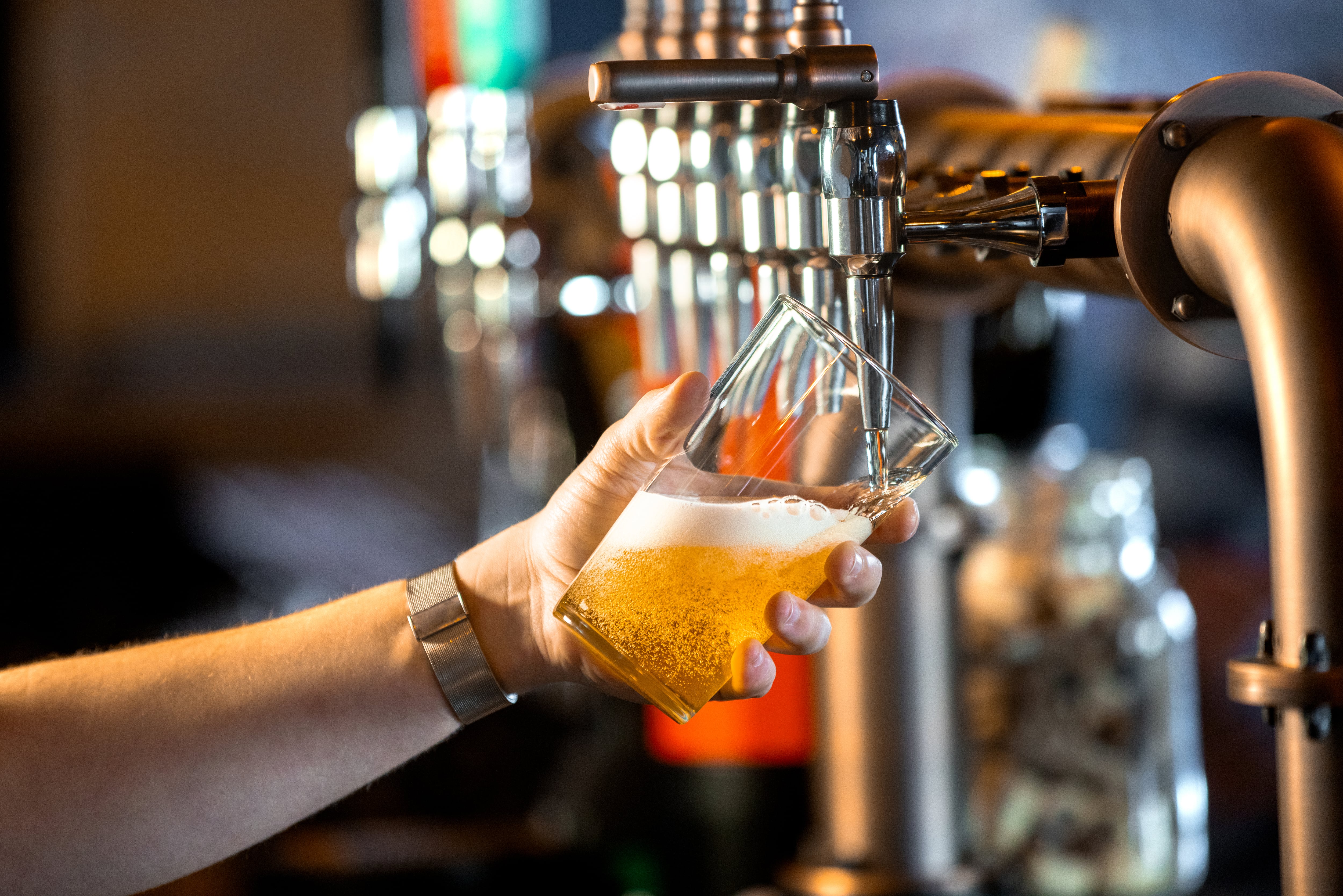 Dry Jan: 10% aim to abstain from booze to start 2025