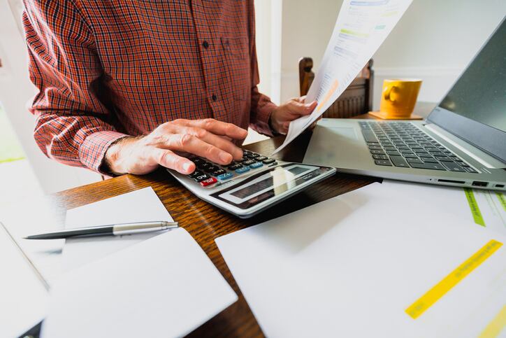 Quarter of large businesses fail to pay invoices on time 