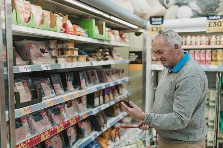 Consumers cut back on groceries as prices continue to soar