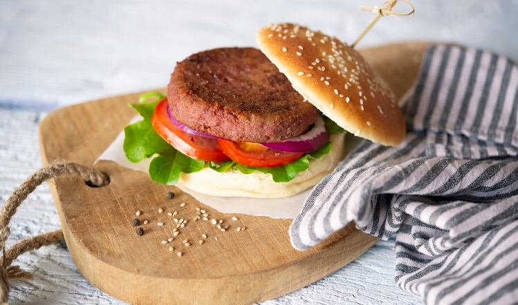 Diana-Food-Plant-Based-burger.jpg