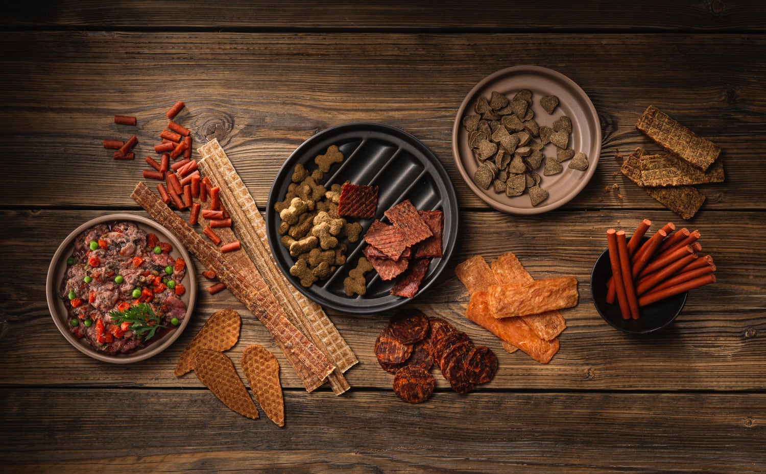 Handtmann can handle a wide variety of wet pet food and dry snacks