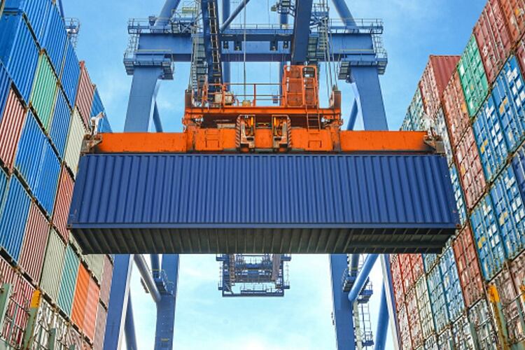 UK food and drink imports hit £23bn for first six months of 2018