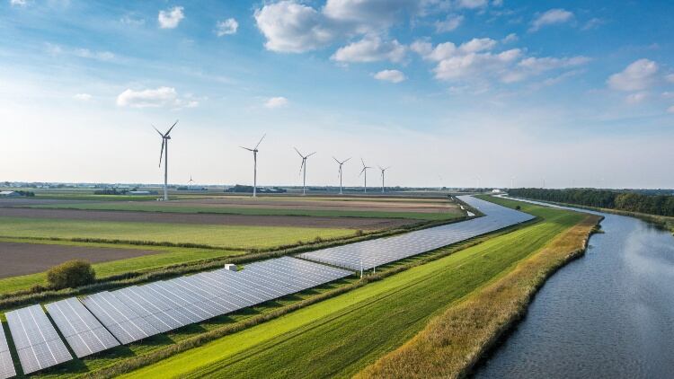 Can-food-and-drink-firms-embrace-renewable-energy.jpg