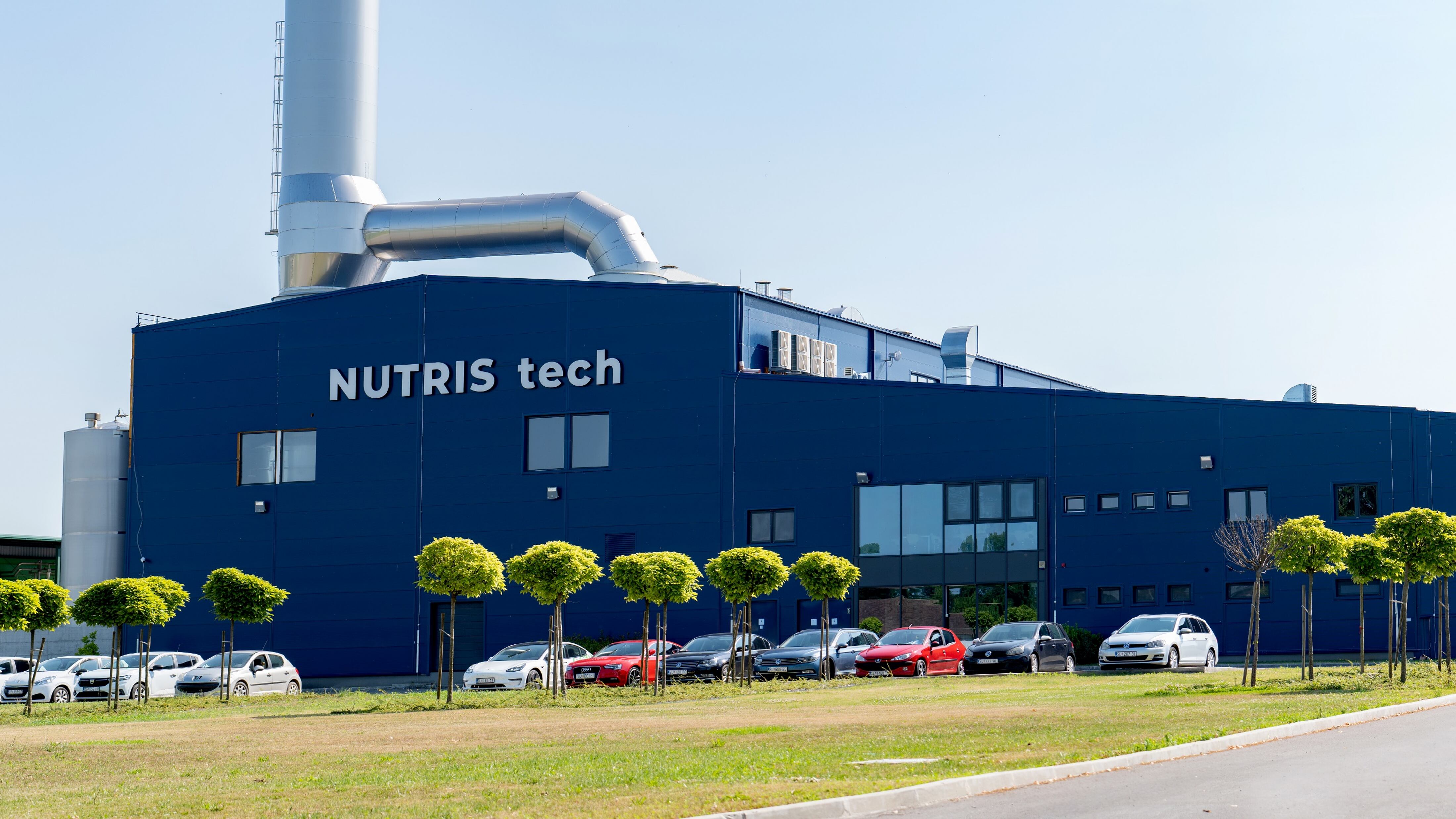 External building - Nutris Tech.