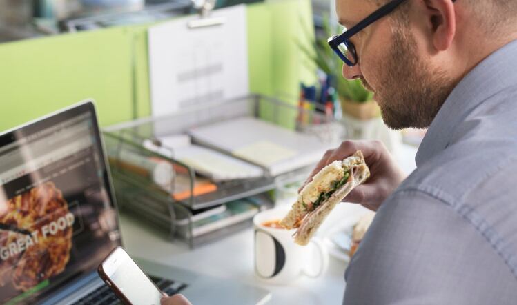 Greencore to trial ‘world’s first’ zero plastic sandwich skillet 