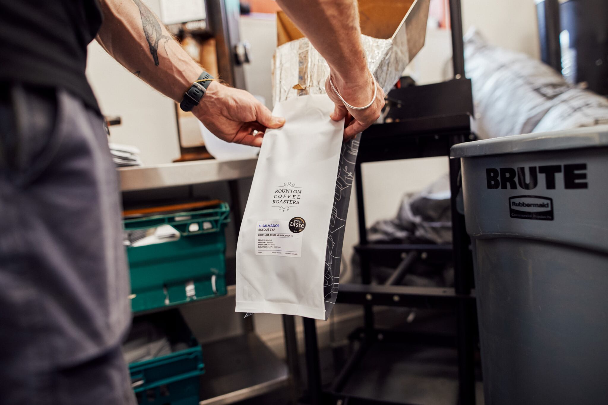 Bagging a coffee bag