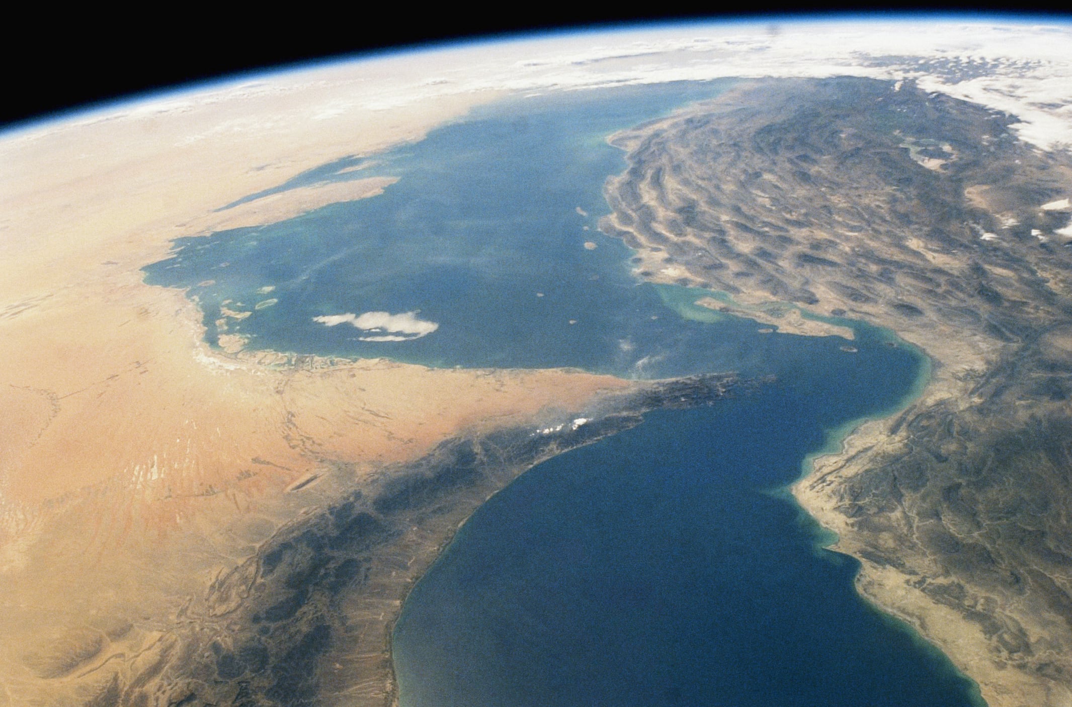 This image shows the Strait of Hormuz, between the Persian Gulf and the Gulf of Oman.  The Strait of Hormuz runs between Iran and United Arab Emirates, 2004.