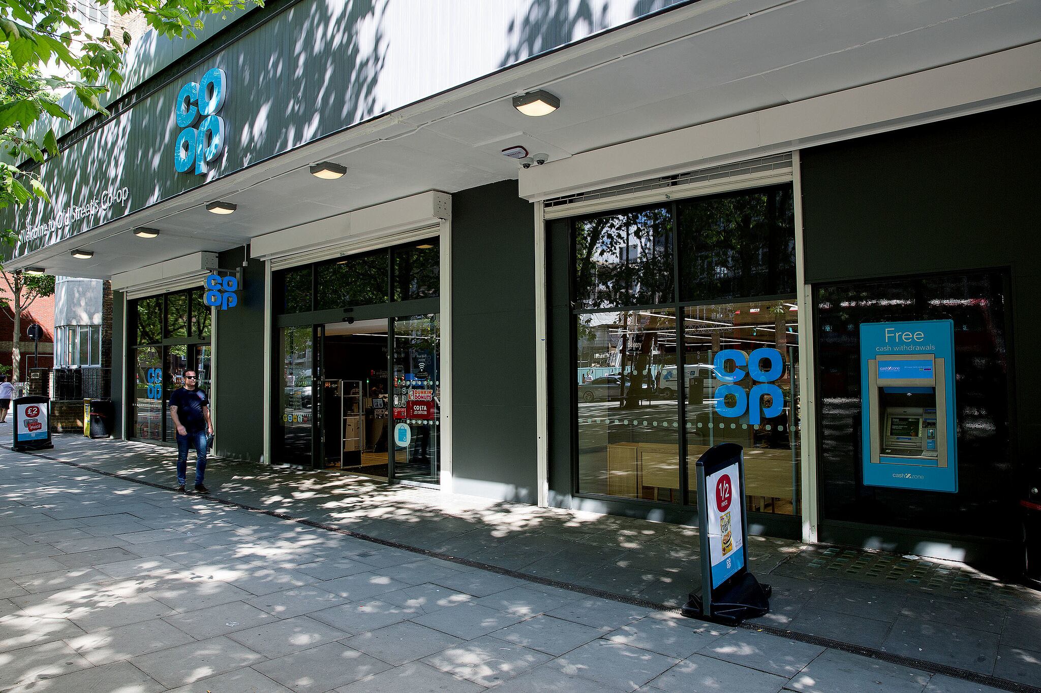 Coronavirus drives grocery sales to record growth
