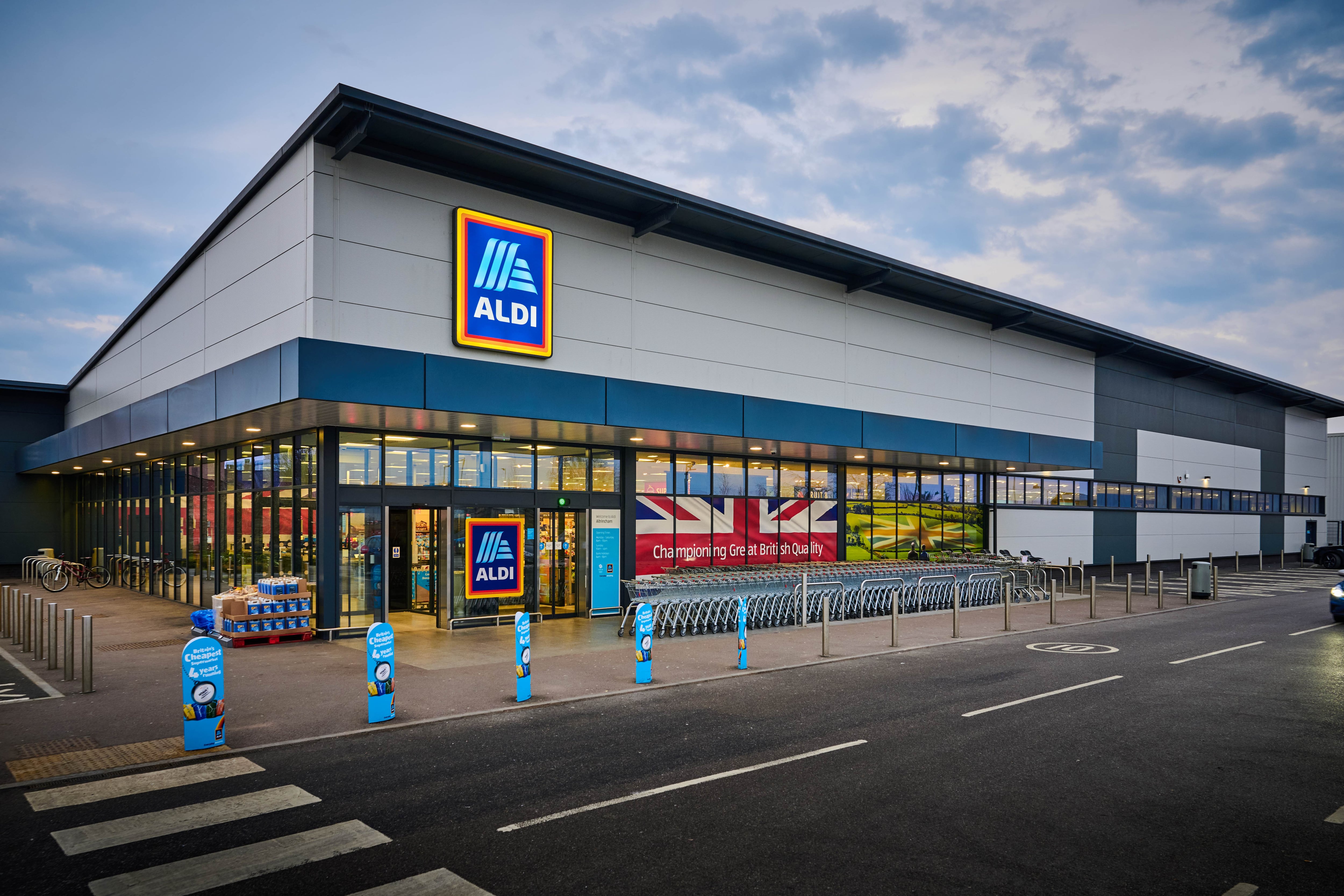 Aldi freezes price of baby formula