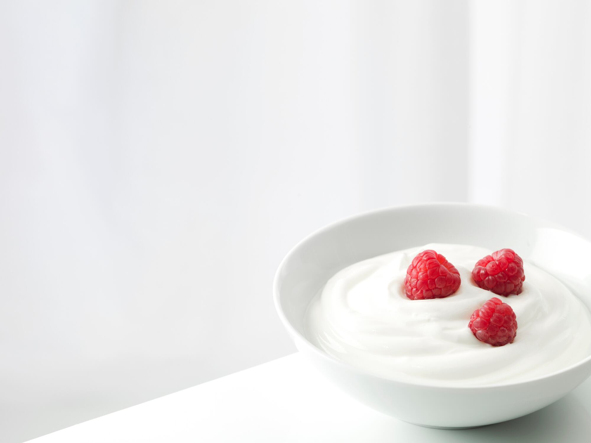 Yogurt with raspberries