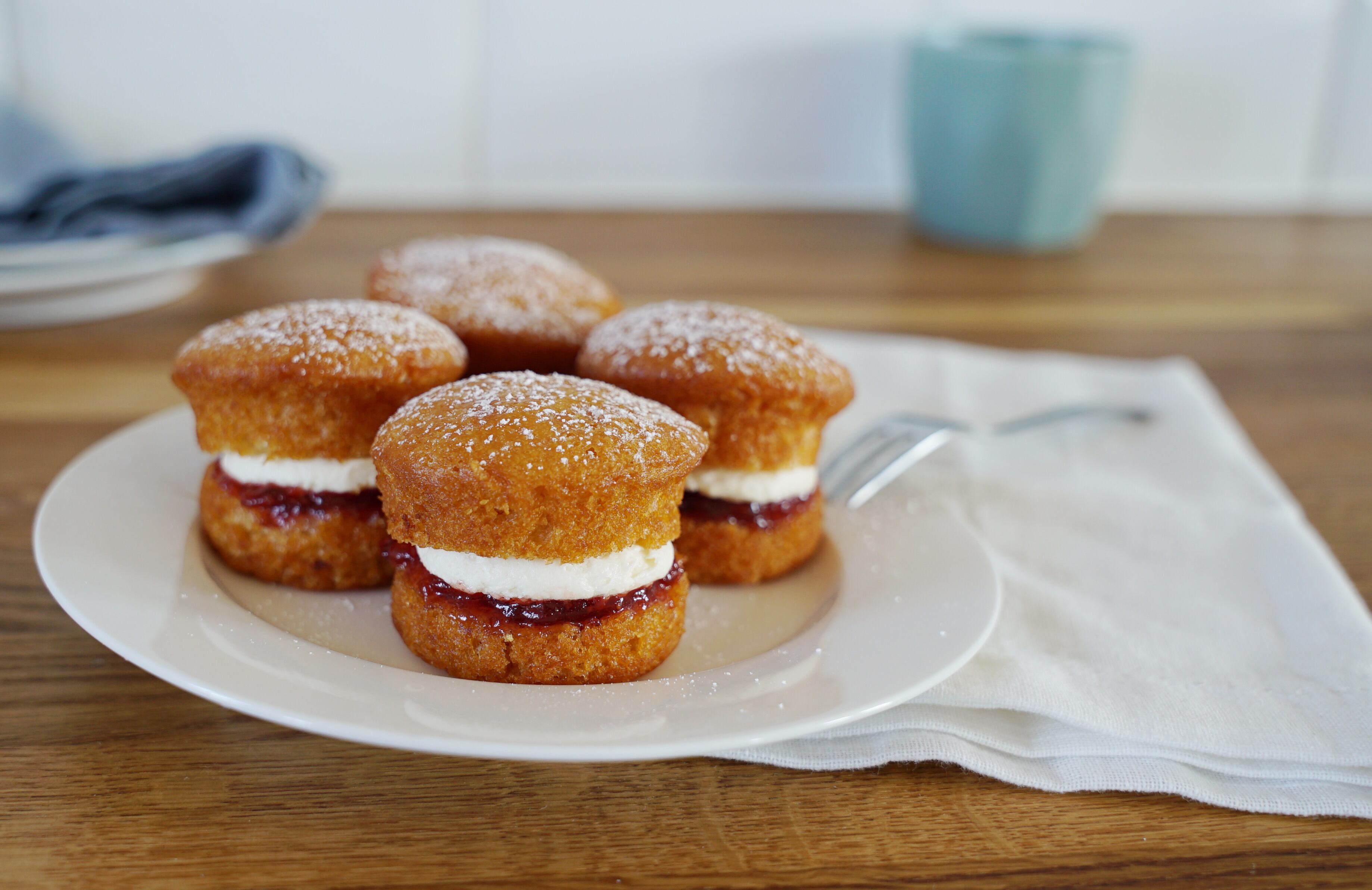 OGGS-Victoria-Sponge-4-pack.jpg