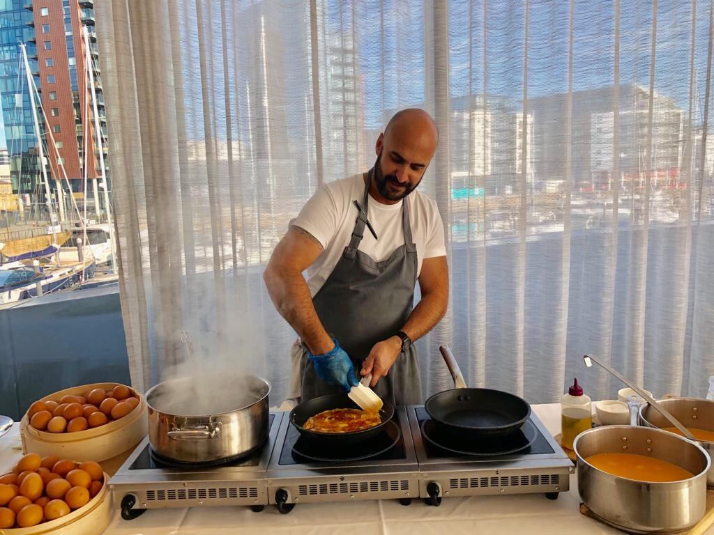 Former England football chef takes on frozen ready meals 