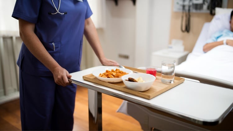 1,000 health professionals call on NHS trusts to adopt plant-based menus