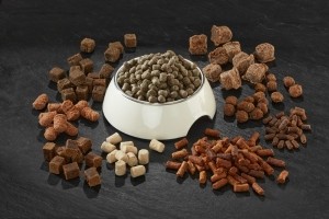 Petfood chewy treats and snacks resized