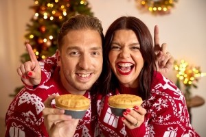 Pukka and LadBaby Christmas Dinner Pie 6