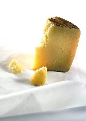 FSA told salt levels in mature cheddar should rise to curb histamine
