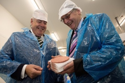 Pictured: First minister Carwyn Jones (left) with Dave Russell, general manager of The Burger Manufacturing Company 