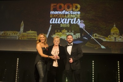 Janette Graham (centre) received her award from FoodManJobs' Sam Thompson and awards host, TV star Carol Smillie