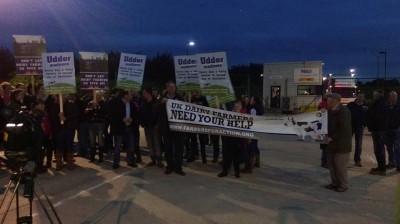 Protesting farmers targeted Nisa in Scunthorpe last night