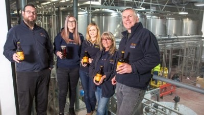 L-R: Head Brewer Darren James, Vicky Guy, Sarah Mann, Rowena Garland and St Austell Brewery’s brewing director Roger Ryman 