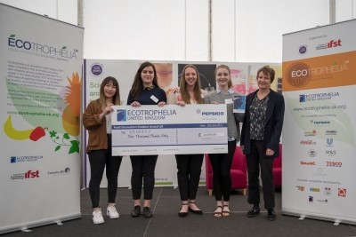 Lindsay Dobson (far right) of PepsiCo presented Venergy, the gold winners of Ecotrophelia UK 2019, with a cheque for £2,000