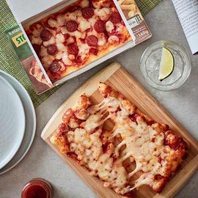 Iceland has announced the launch of the UK’s first stonebaked microwaveable pizza.