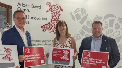 David Lloyd and Martin Jardine pose with Lesley Griffiths, minister for rural affairs and North Wales and Trefnydd. Credit: Food Innovation Wales