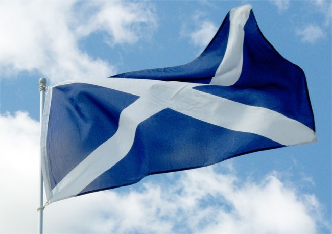 Scots' economic confidence has slumped ahead of tomorrow's referendum vote, claimed Conlumino