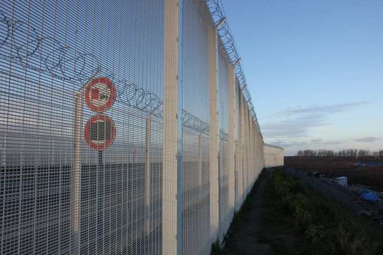 A new wall is planned in Calais to extend existing security measures