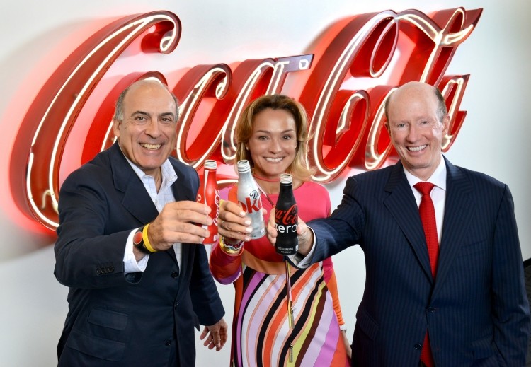 Coca-Cola ceo Muhtar Kent, CCIP executive chairwoman Sol Daurella and CCE chief executive officer John Brock