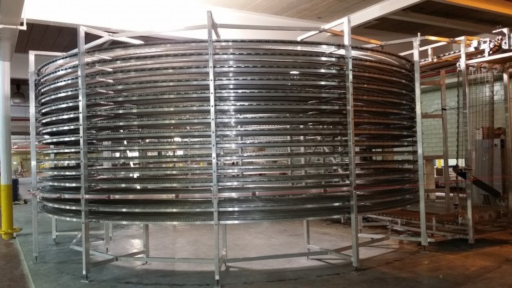Cageless spiral conveyor for bakery duties