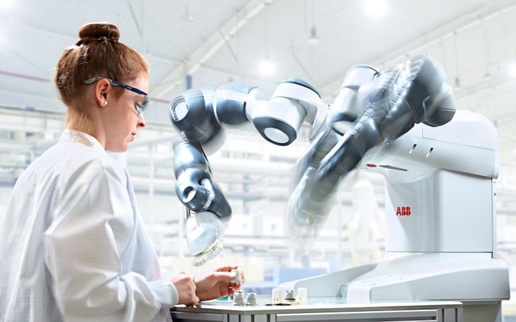 ABB Robotics’ YuMi dual-arm collaborative robot is being joined next month by a single-arm version