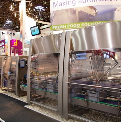 The QX-1100 SDL is said to be the world’s first split dual-line tray sealer for packing fresh food into trays