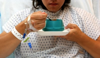 Nutritionists have defended changes to hospital food standards, believing they will improve nutrition 