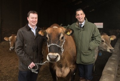 Robert Graham, managing director at Graham’s The Family Dairy and Graham Nicolson, group buying director at Aldi Scotland, celebrate their partnership
